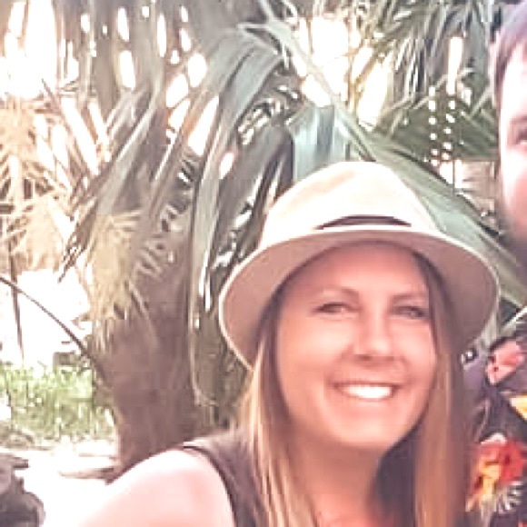 Meet your Posher, Julia - Picture 1 of 1